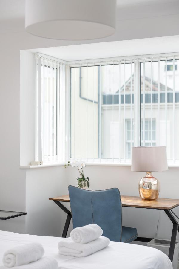 Beachside Retreat 2-Bedroom Gem With Free Private Parking & Outdoor Space Hove Exterior foto