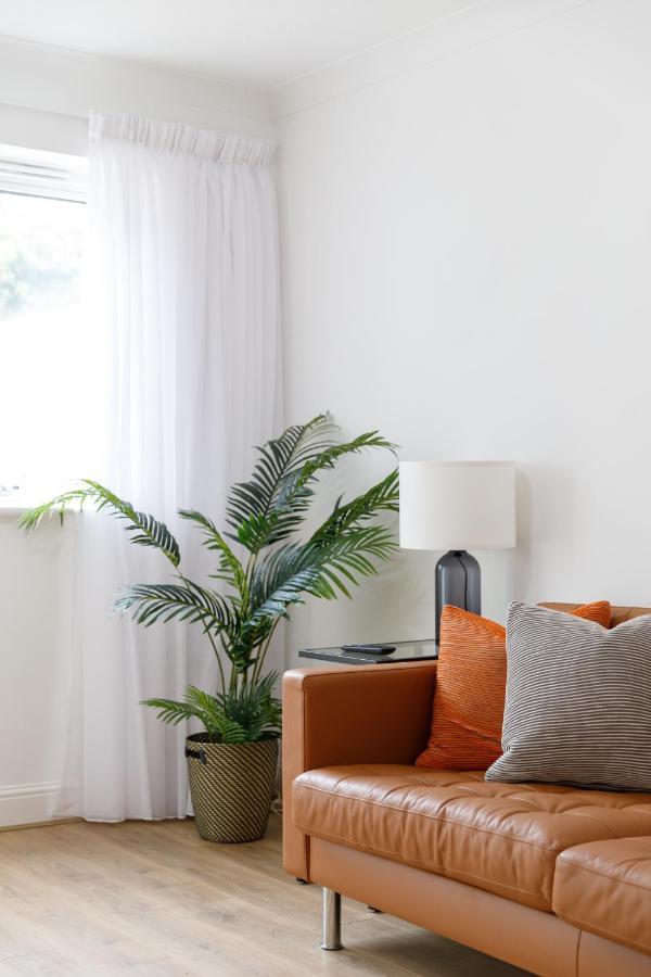 Beachside Retreat 2-Bedroom Gem With Free Private Parking & Outdoor Space Hove Exterior foto