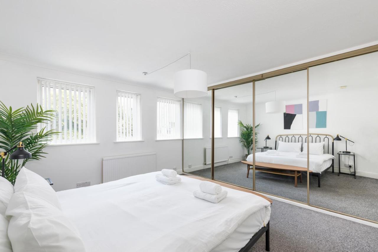 Beachside Retreat 2-Bedroom Gem With Free Private Parking & Outdoor Space Hove Exterior foto